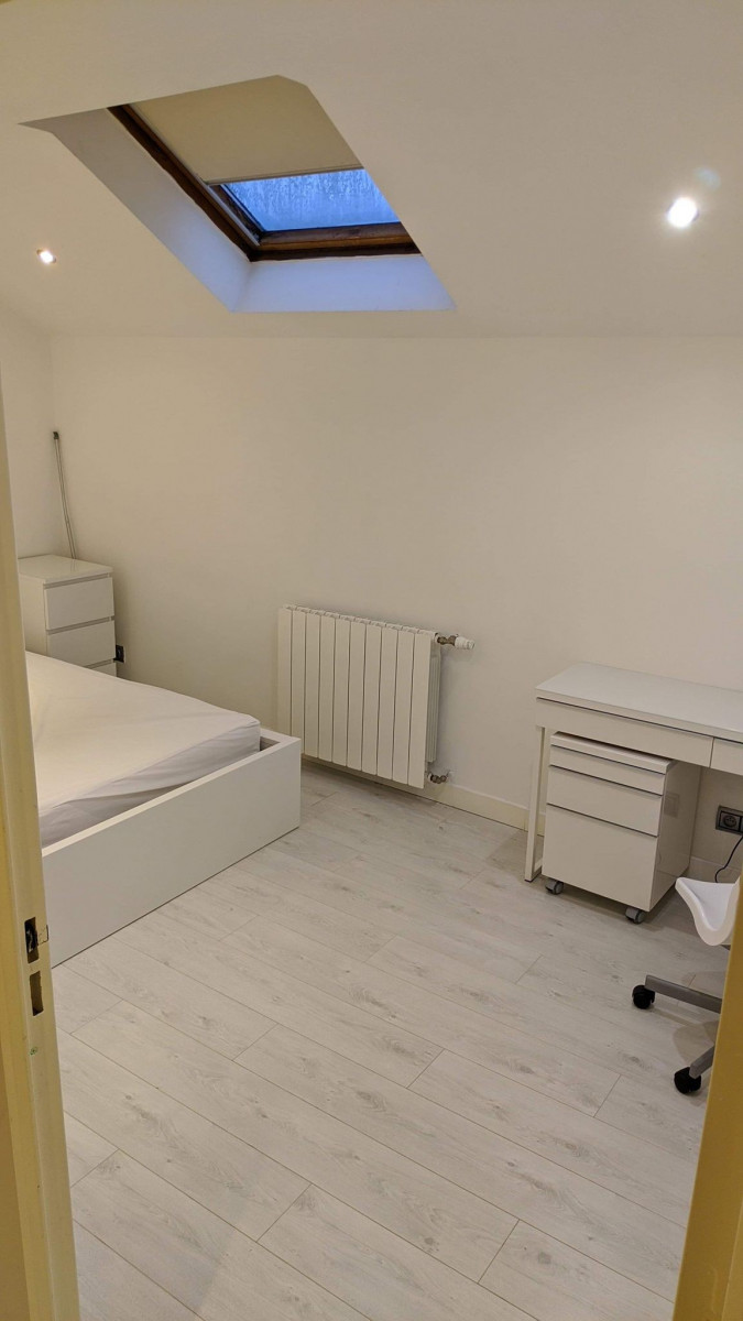 
                                                Colocation
                                                 Chambre  dans un appartement très lumineux