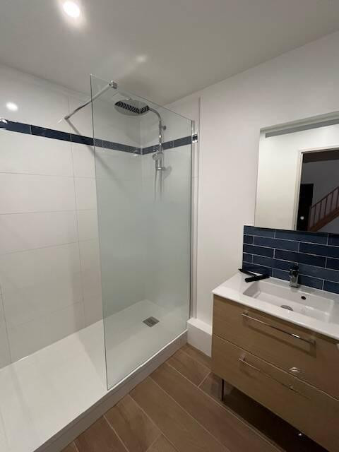 
                                                Colocation
                                                 Chambre dans une colocation 100 m²