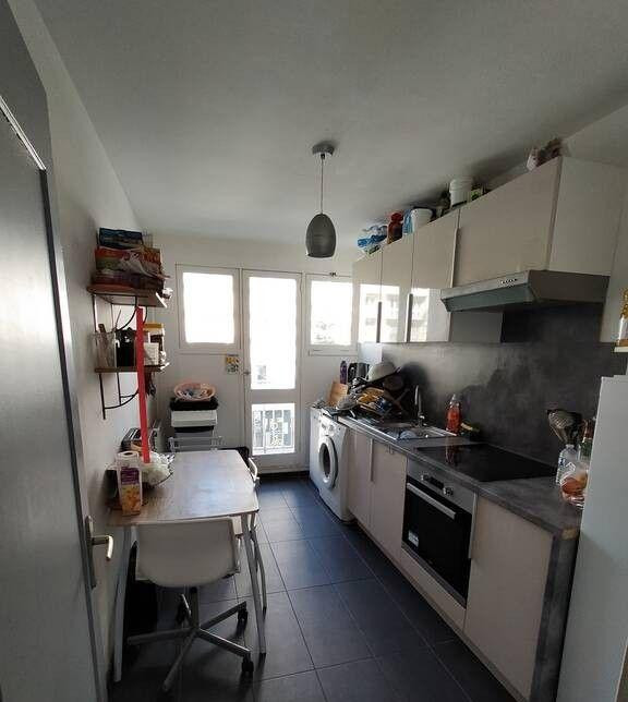 
                                                Colocation
                                                 Chambre dans une colocation 104 m²