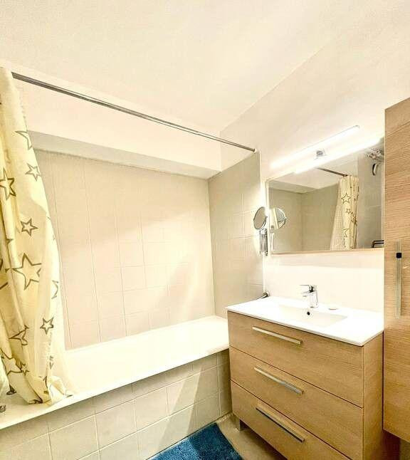 
                                                Colocation
                                                 Chambre dans une colocation 105 m² Champs-Sur-Marn