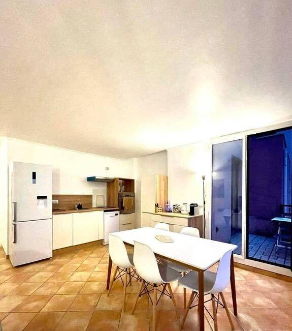 
                                                Colocation
                                                 Chambre dans une colocation 105 m² Champs-Sur-Marn