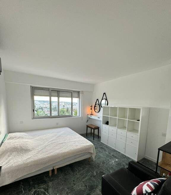 
                                                Colocation
                                                 Chambre dans une colocation 140 m² Rueil-Malmaison