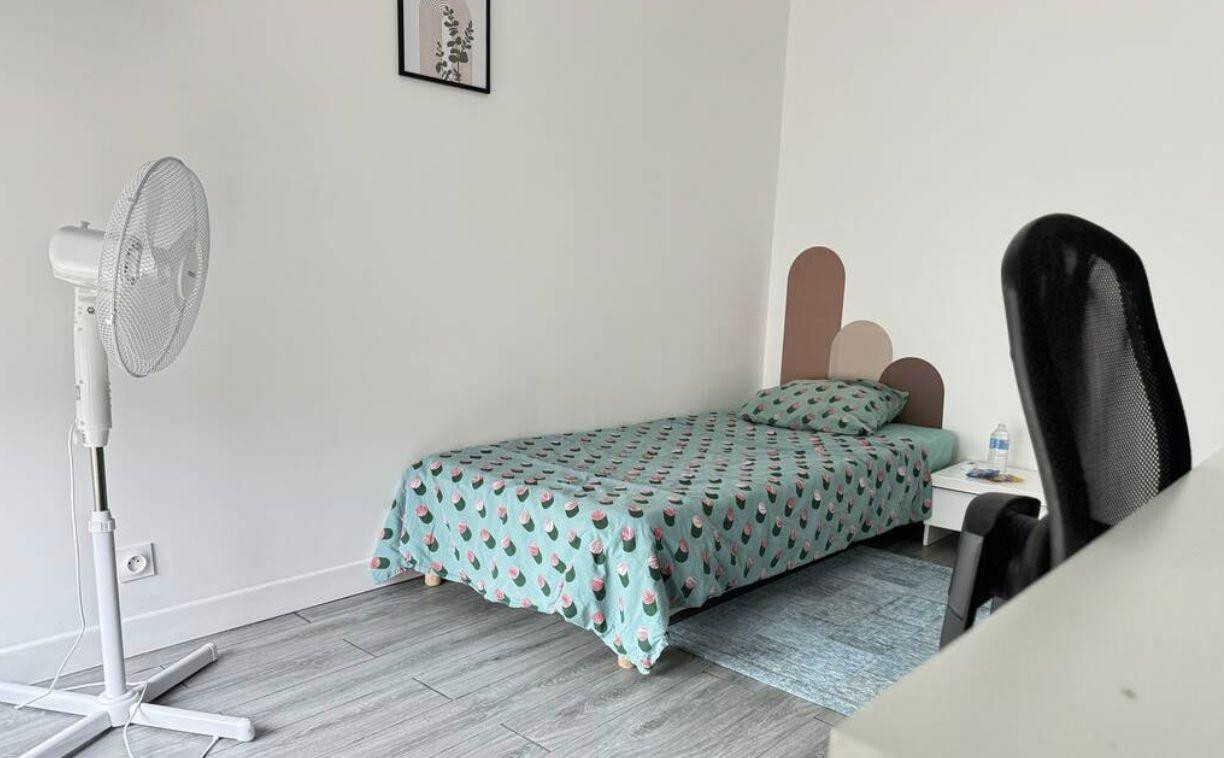 
                                                Location
                                                 Chambre dans une colocation 80 m²