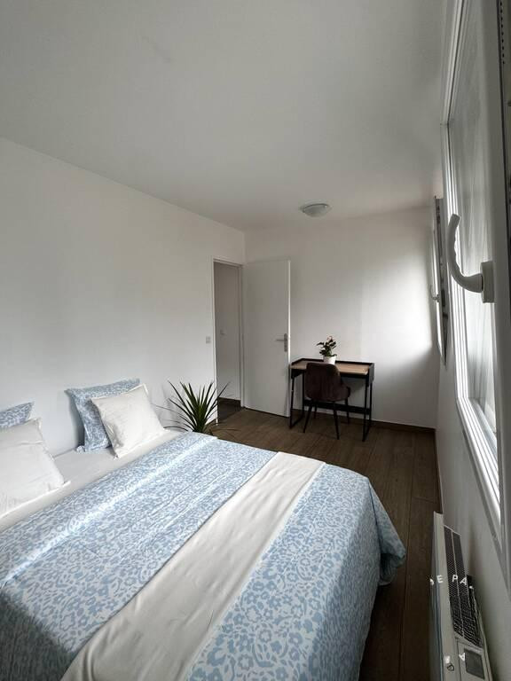 
                                                Colocation
                                                 Chambre dans une colocation 84 m²