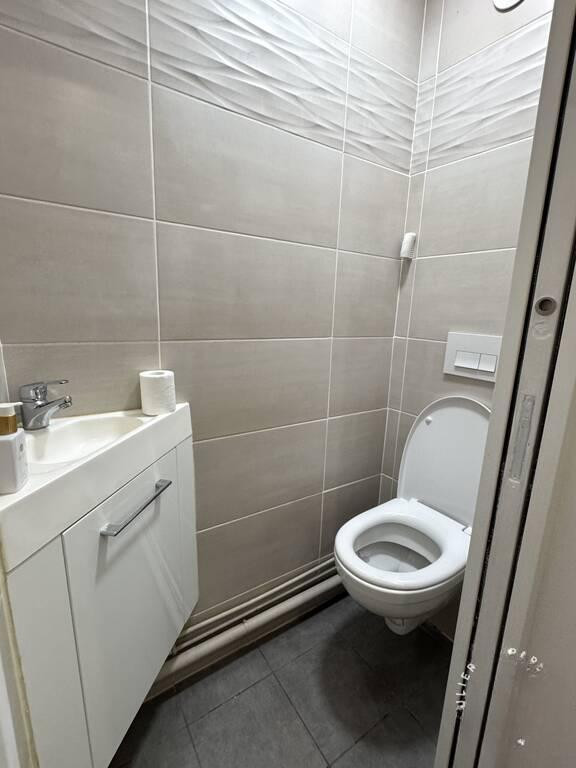 
                                                Colocation
                                                 Chambre dans une colocation 84 m²