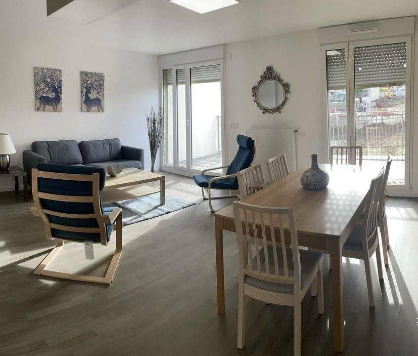 
                                                Colocation
                                                 Chambre dans une colocation 93m²