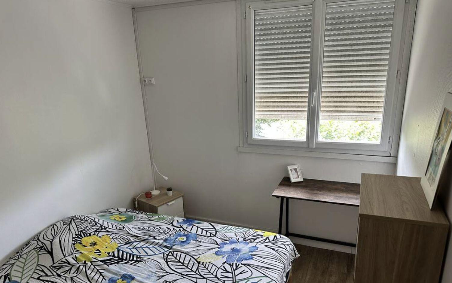
                                                Colocation
                                                 Chambre dans une colocation 95 m² Cenon