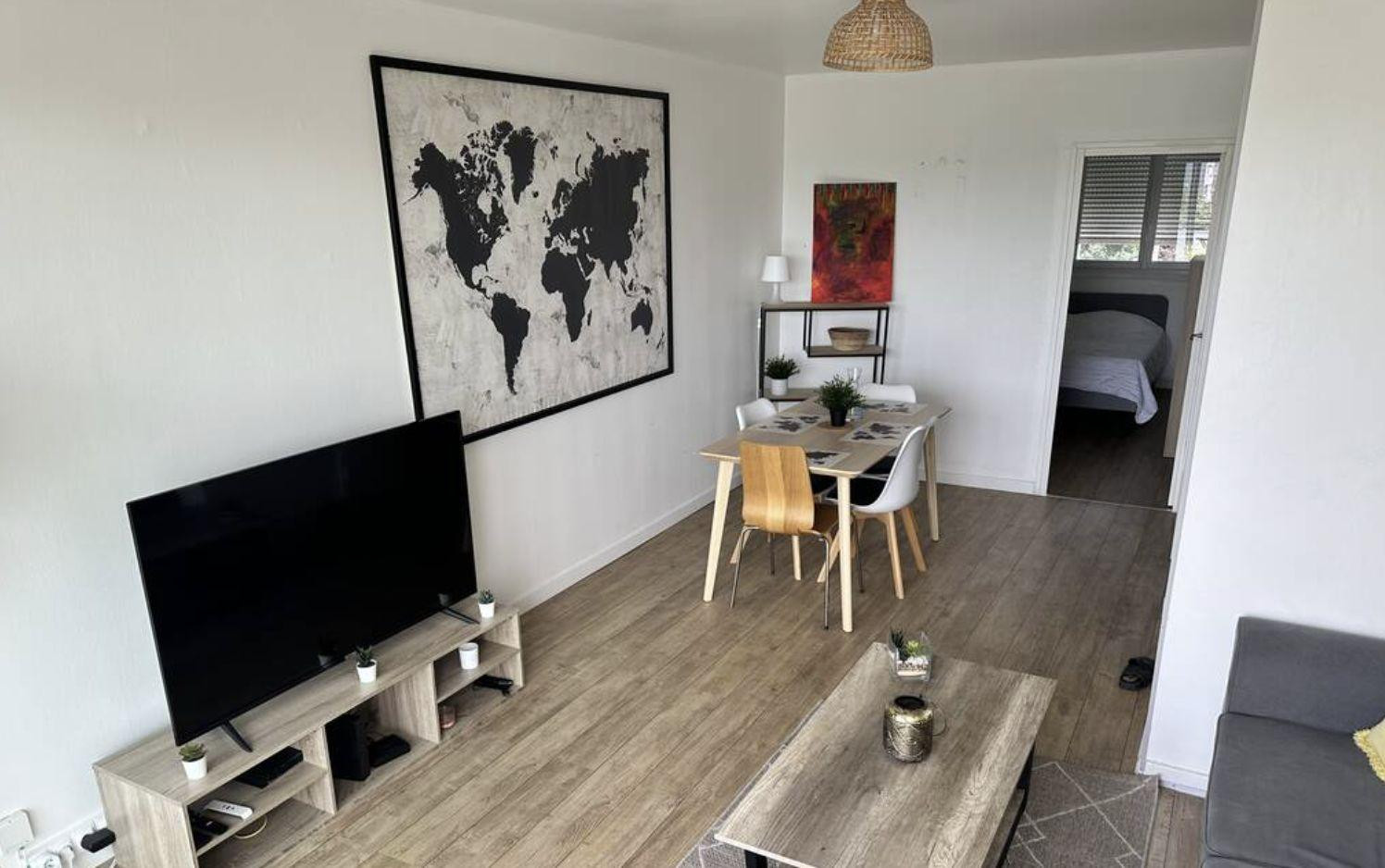 
                                                Colocation
                                                 Chambre dans une colocation 95 m² Cenon