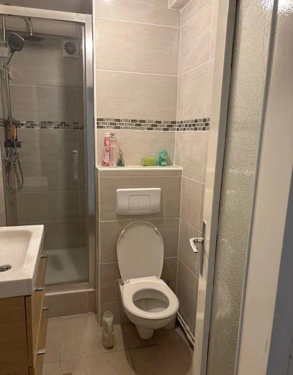 
                                                Colocation
                                                 Chambre de 15 m² chez l’habitant vide ou meublée