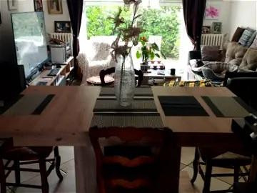 
                                                Colocation
                                                 Chambre de 17 m2 à louer  dans une maison.