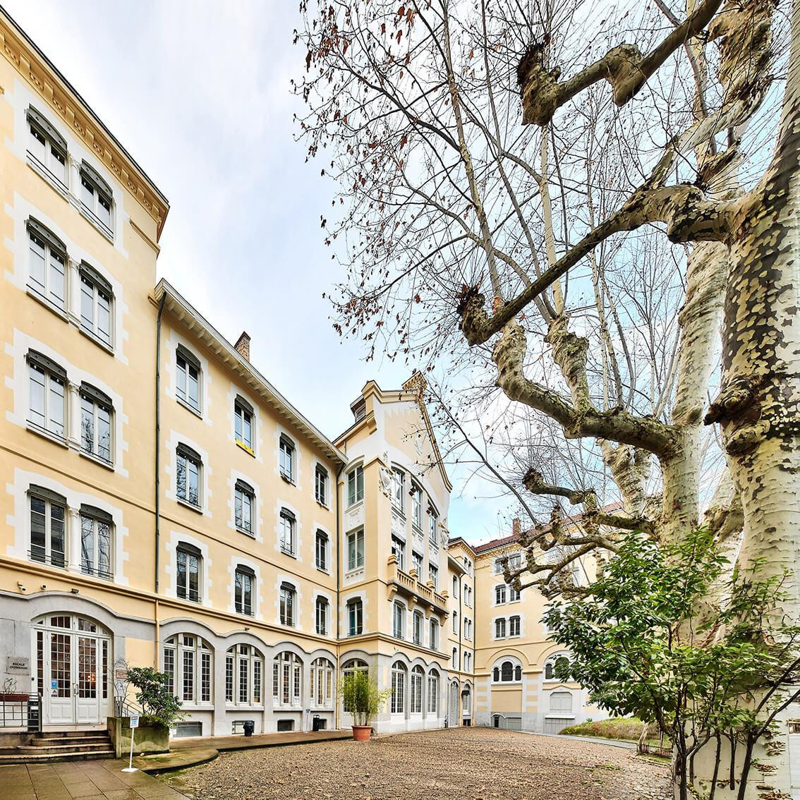 
                                                Location
                                                 Chambre de 18 m2 dans un quartier calme