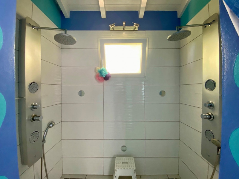 
                                                Colocation
                                                 chambre de 50m2 familiale pour 3 personnes minimum