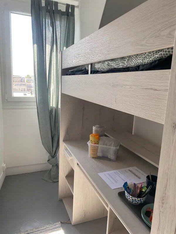 
                                                Location
                                                 Chambre de bonne