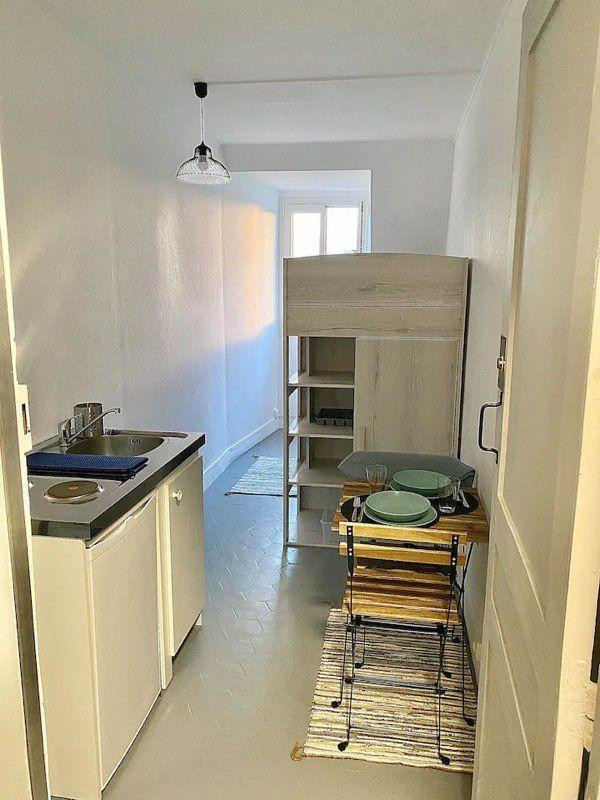 
                                                Location
                                                 Chambre de bonne
