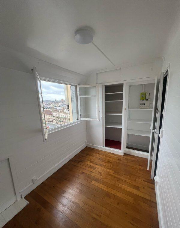 
                                                Location
                                                 Chambre de bonne Versailles