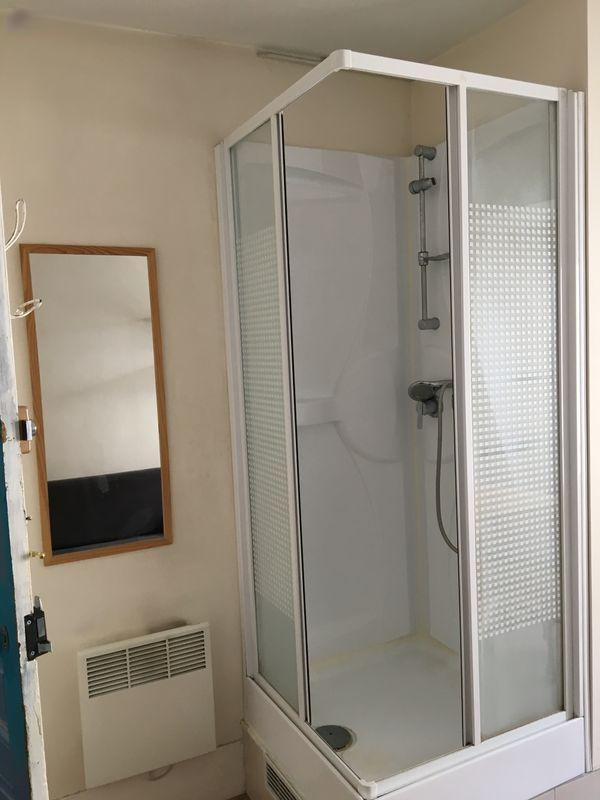 
                                                Location
                                                 Chambre de service à qq min d'Henri IV