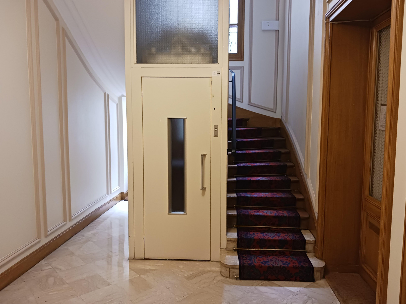 
                                                Vente
                                                 Chambre de service Paris 16ème