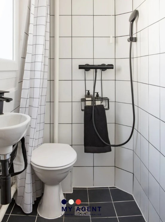 
                                                Vente
                                                 Chambre de service refaite à neuf - Saint Lazare