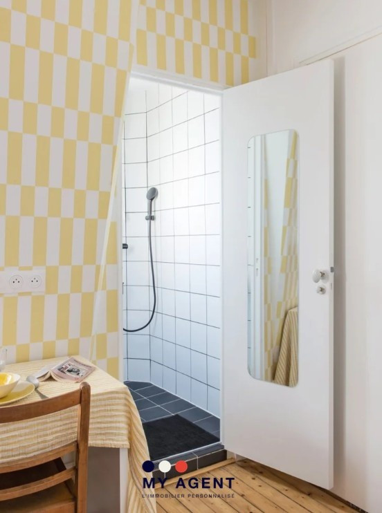 
                                                Vente
                                                 Chambre de service refaite à neuf - Saint Lazare