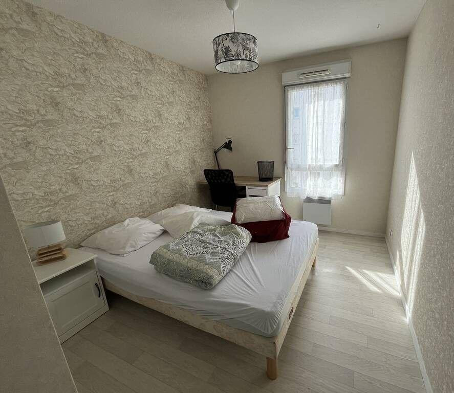 
                                                Colocation
                                                 Chambre dispo dans belle coloc 65m² avec parking