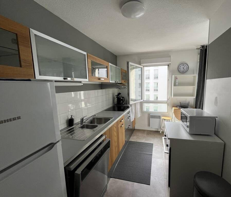 
                                                Colocation
                                                 Chambre dispo dans belle coloc 65m² avec parking