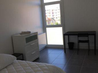 
                                                Colocation
                                                 Chambre dispo dans belle coloc 86m²