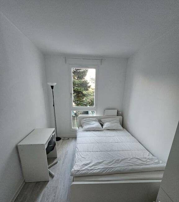 
                                                Colocation
                                                 Chambre dispo dans belle coloc 97m²