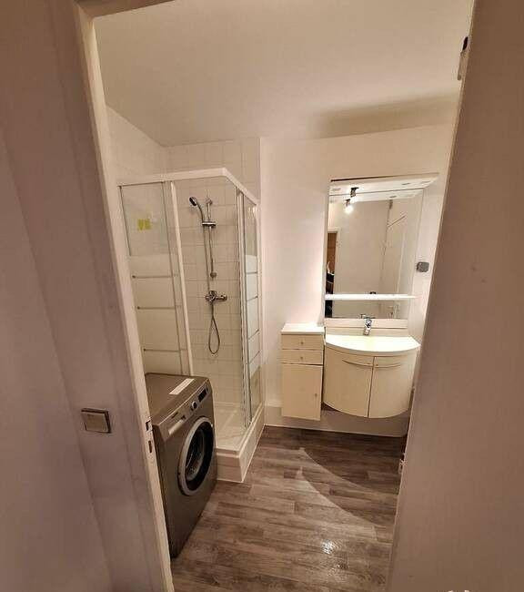 
                                                Colocation
                                                 Chambre dispo dans belle coloc 97m²