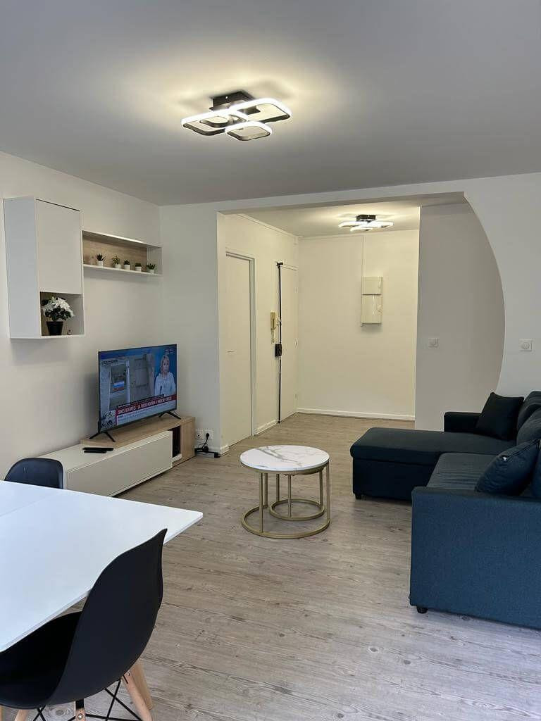 
                                                Colocation
                                                 Chambre dispo dans belle coloc à Evry