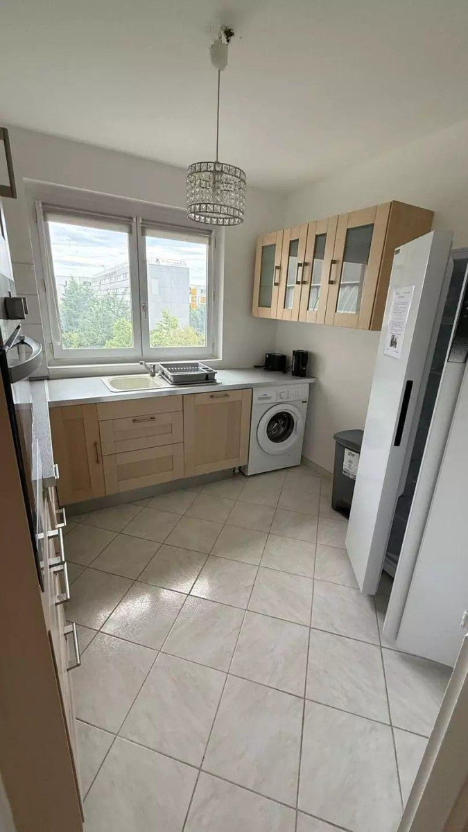 
                                                Colocation
                                                 Chambre dispo dans coloc 62m²