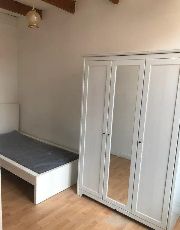 
                                                Colocation
                                                 Chambre dispo dans coloc 65m²