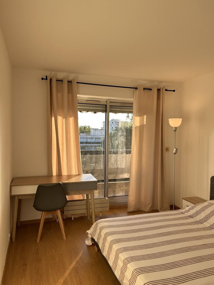 
                                                Colocation
                                                 Chambre dispo dans coloc 78m² avec balcon