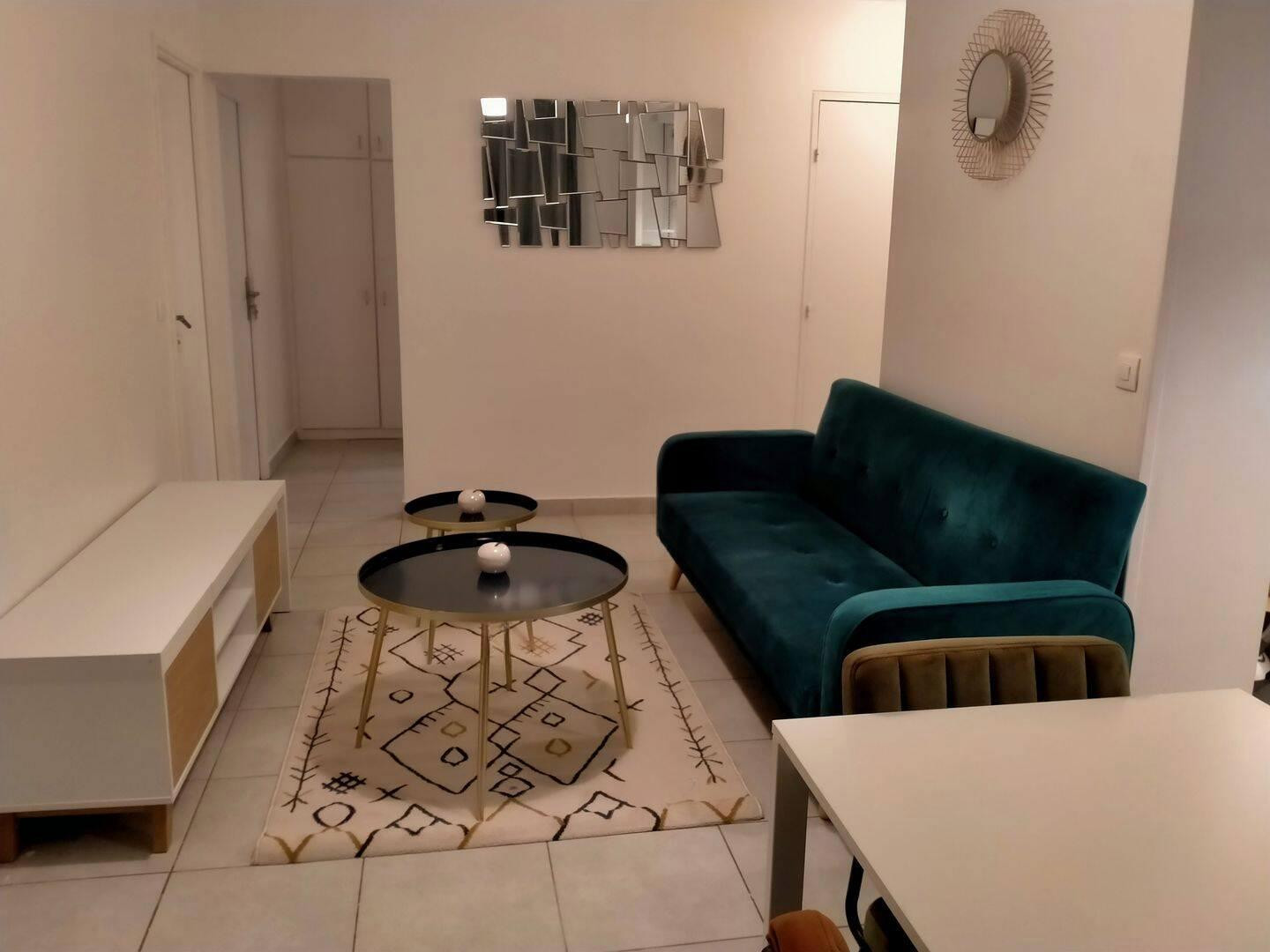
                                                Colocation
                                                 Chambre dispo dans coloc lumineuse 67m²
