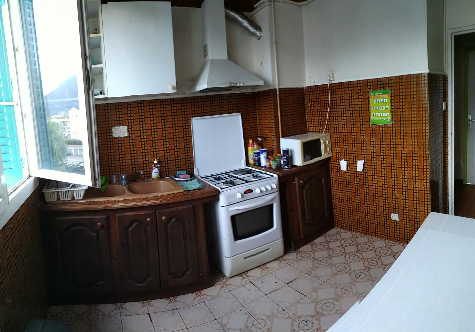 
                                                Colocation
                                                 Chambre dispo dans colocation à 5 min Gare