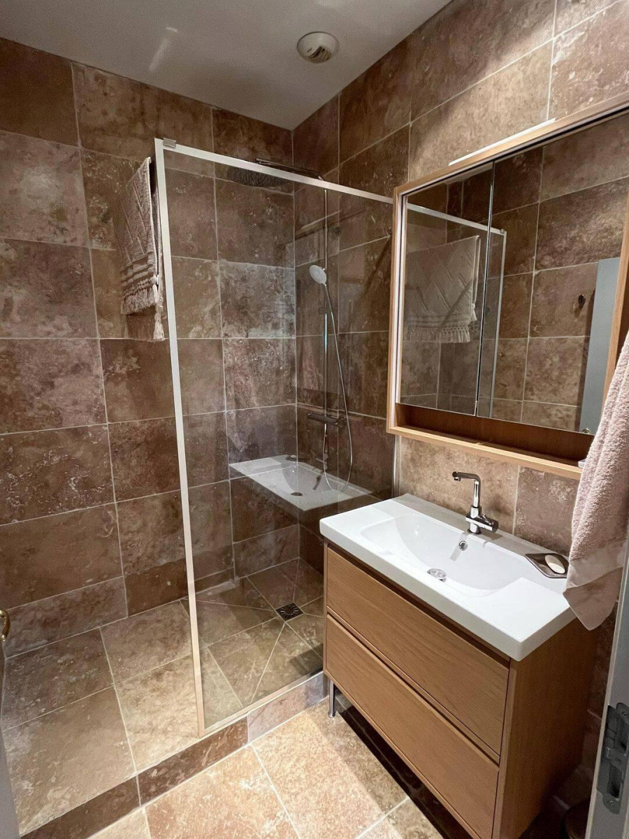 
                                                Colocation
                                                 Chambre dispo dans colocation T3 75m²