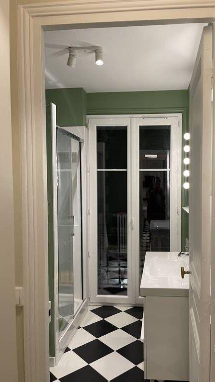 
                                                Colocation
                                                 Chambre dispo dans superbe colocation 60m²