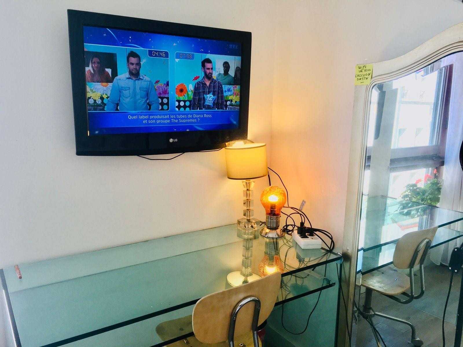 
                                                Colocation
                                                 Chambre disponible de suite dans coloc Paris 18ème
