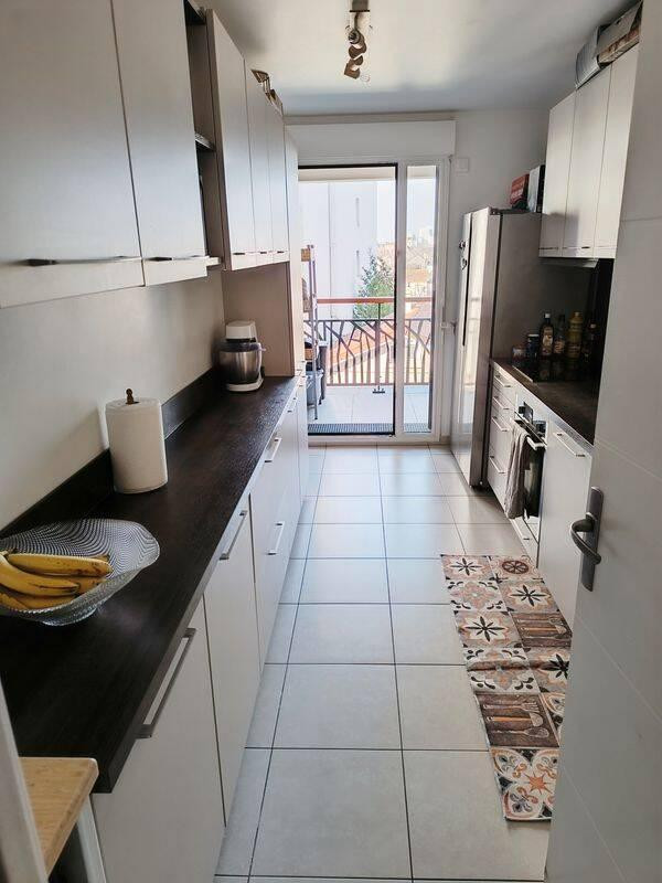 
                                                Colocation
                                                 Chambre disponible en colocation 82m²