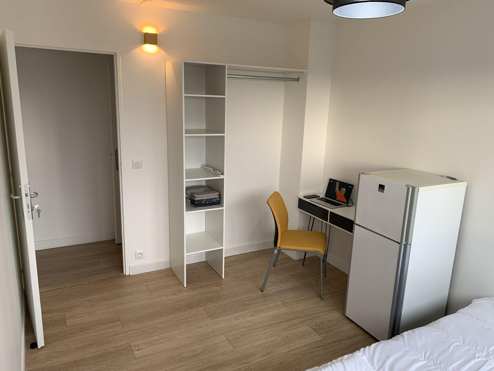 
                                                Colocation
                                                 Chambre en collocation avec grand Balcon