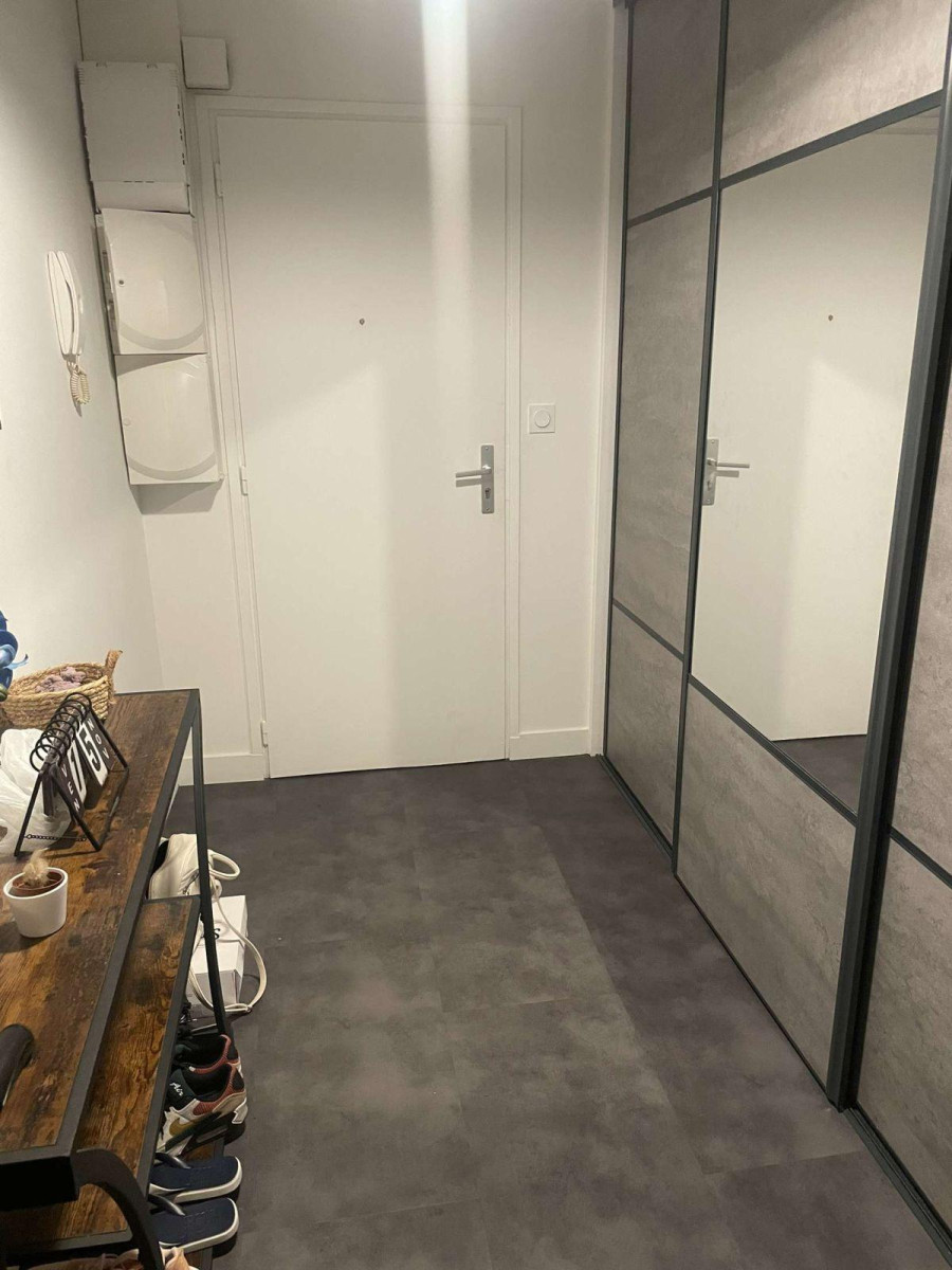 
                                                Colocation
                                                 Chambre en coloc bien située dans quartier calme !