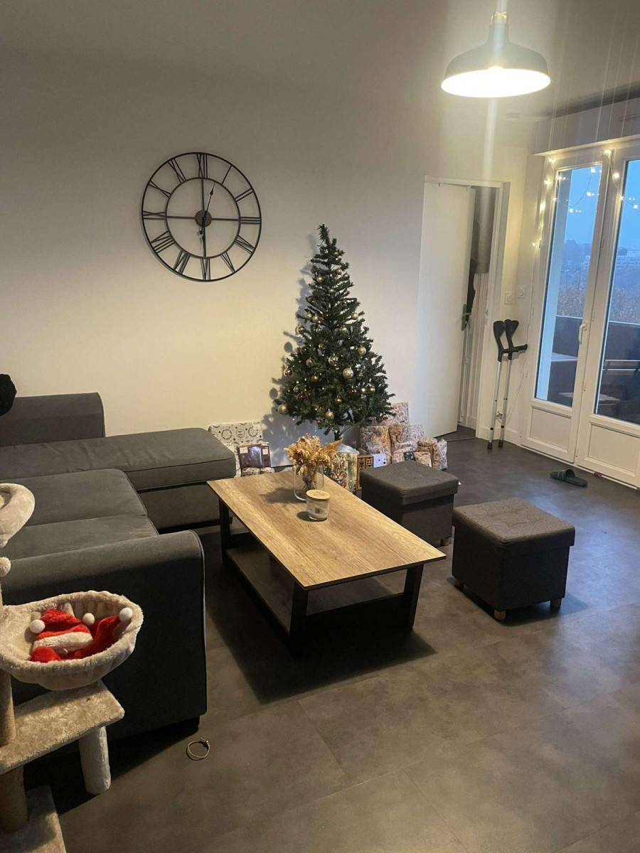 
                                                Colocation
                                                 Chambre en coloc bien située dans quartier calme !