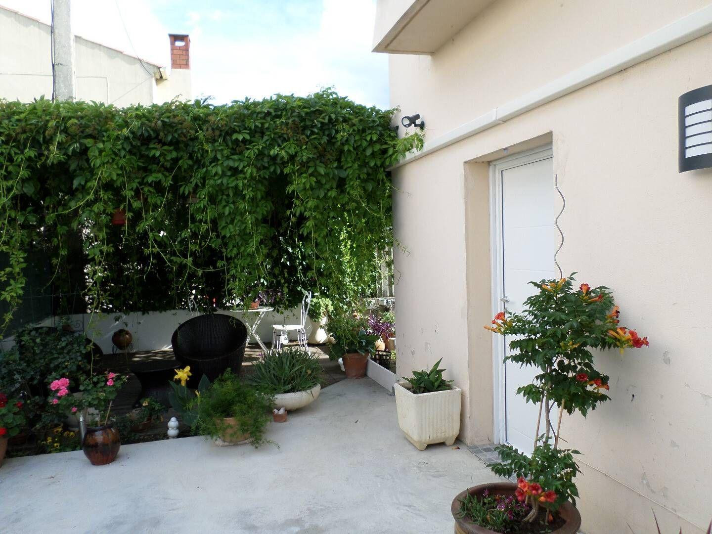 
                                                Colocation
                                                 Chambre en coloc cosy, calme, centre proche