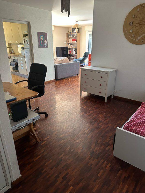
                                                Colocation
                                                 Chambre en colocation 1000 € charges comprises
