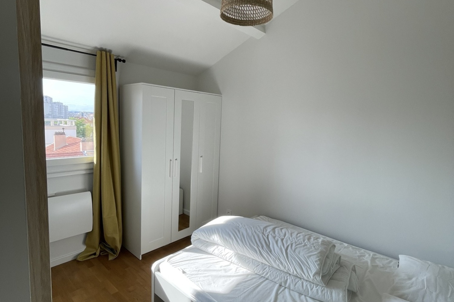 
                                                Colocation
                                                 Chambre en colocation - 160 Santy