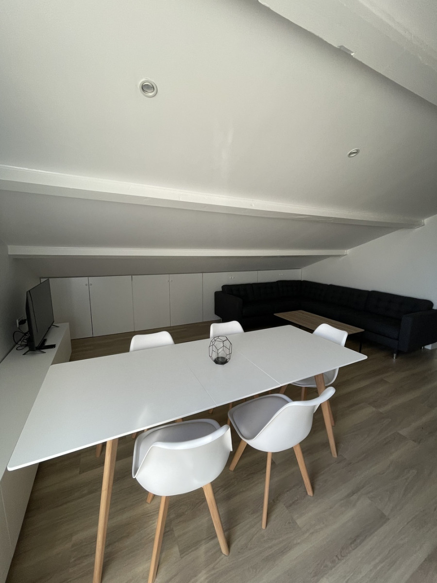 
                                                Colocation
                                                 Chambre en colocation - 160 Santy