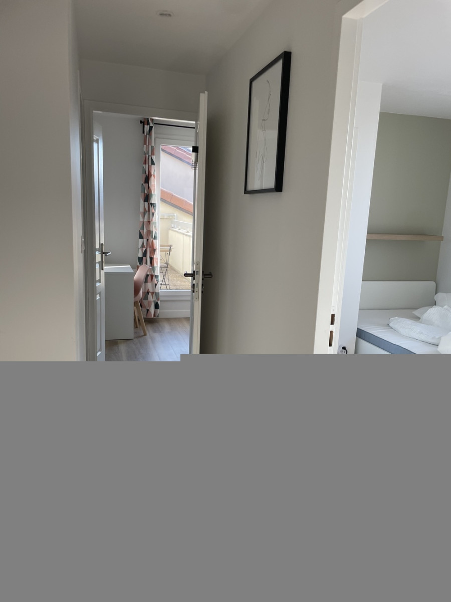 
                                                Colocation
                                                 Chambre en colocation - 160 Santy