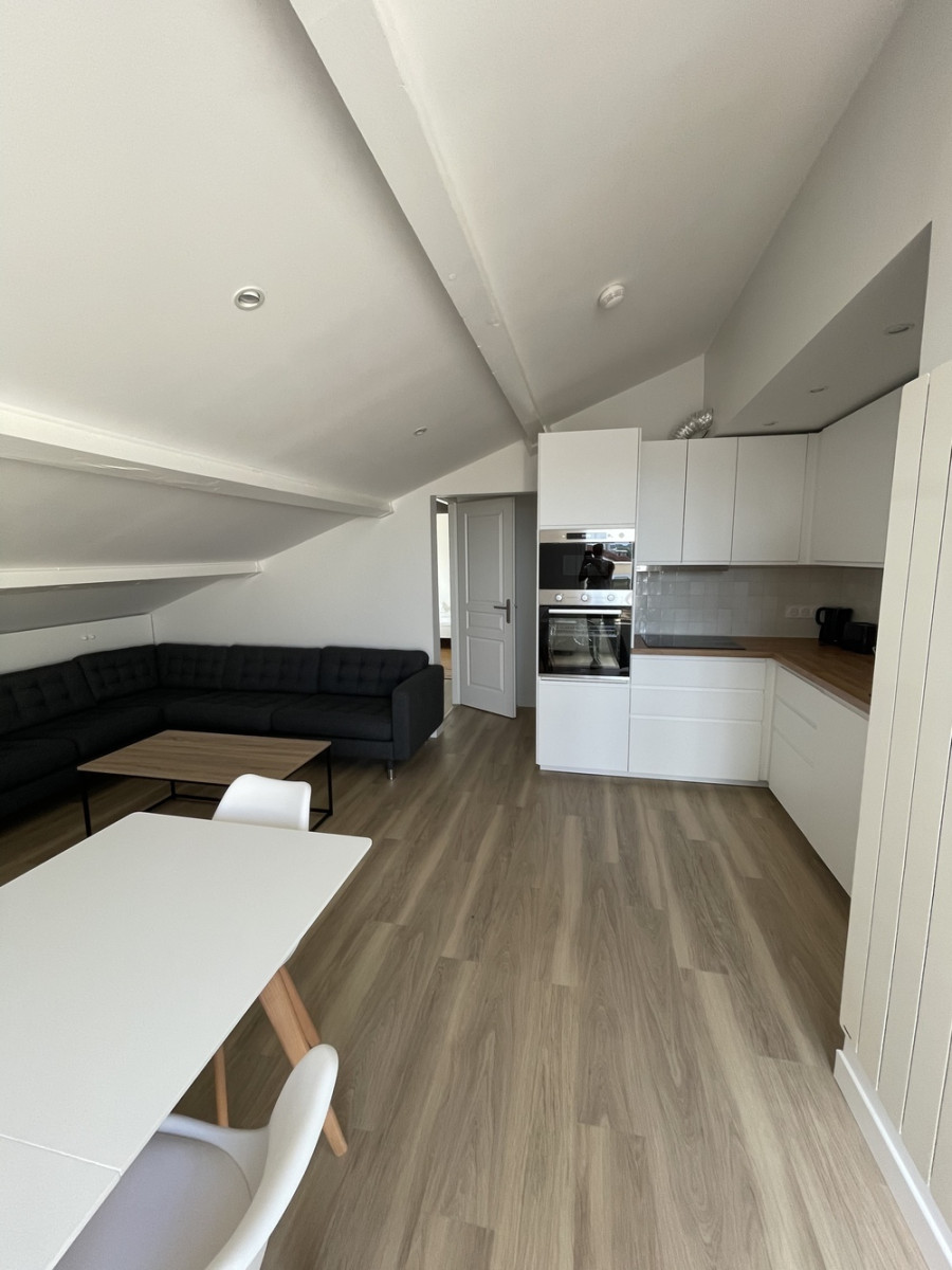 
                                                Colocation
                                                 Chambre en colocation - 160 Santy