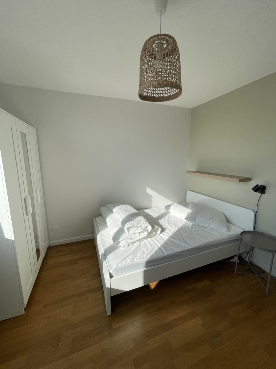 
                                                Colocation
                                                 Chambre en colocation - 160 Santy