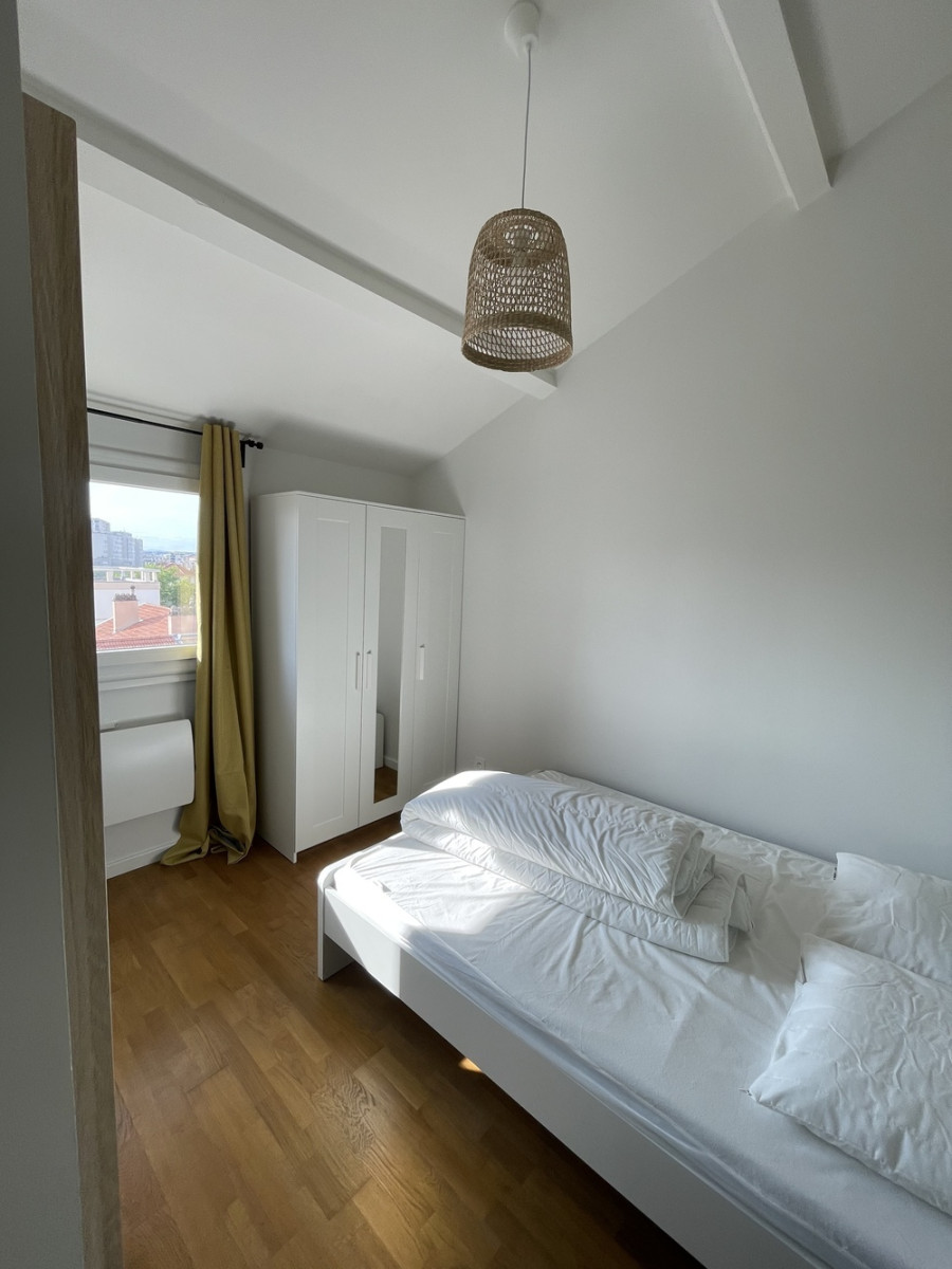 
                                                Colocation
                                                 Chambre en colocation - 160 Santy