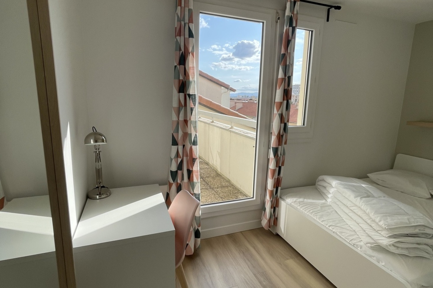 
                                                Colocation
                                                 Chambre en colocation - 160 Santy
